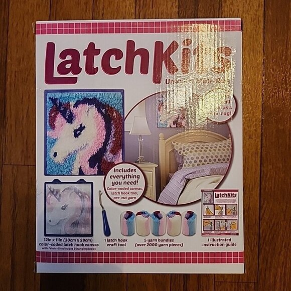 LatchKits Unicorn Mini-Rug Kit 12" x 11" Latch Hook NEW Unopened - Picture 4 of 6